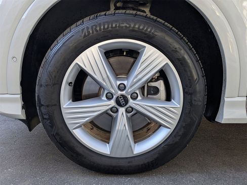 Used 2023 Audi Q4 e-tron Prestige image 27