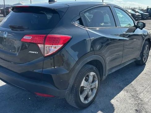 Used 2017 Honda HR-V EX image 2