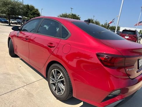 Used 2023 Kia Forte LXS FWD image 4