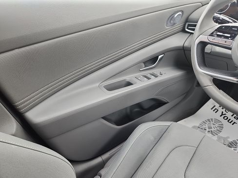 Certified 2024 Hyundai Elantra SEL w/ Convenience Package FWD image 12