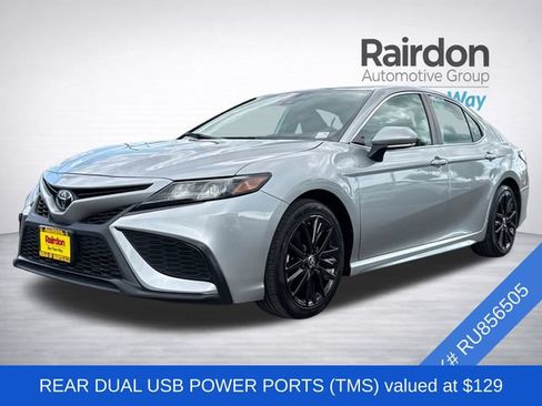 Used 2024 Toyota Camry SE FWD image 3
