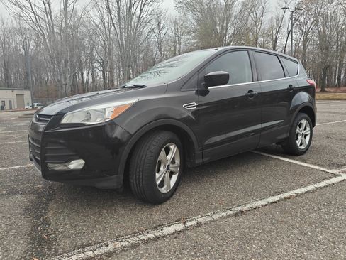 Used 2014 Ford Escape SE image 2