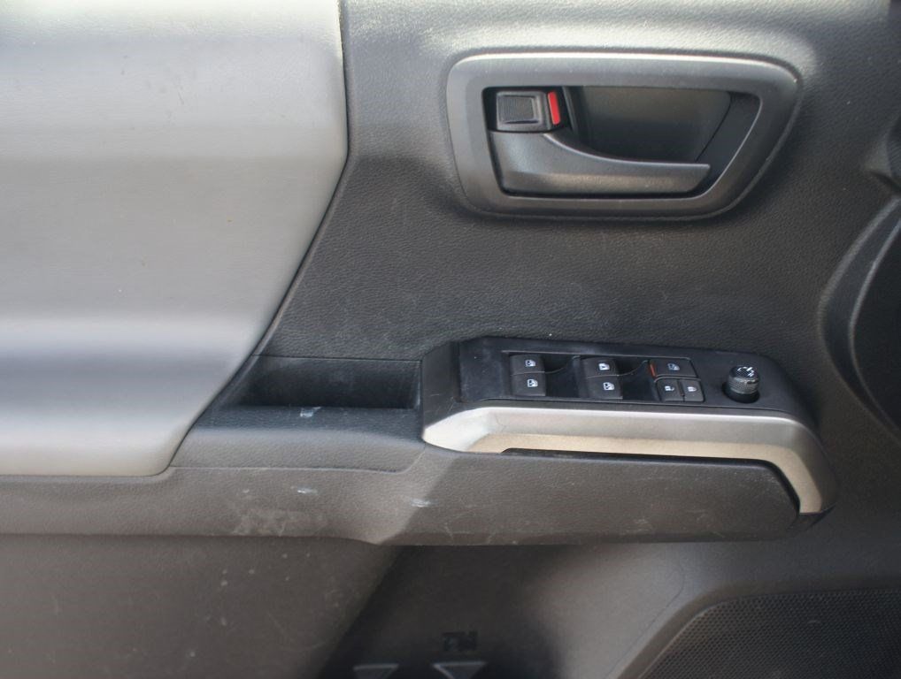 Used 2021 Toyota Tacoma SR5 RWD image 27