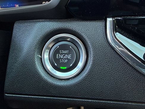 Used 2025 Chevrolet Colorado Trail Boss AWD/4WD image 7