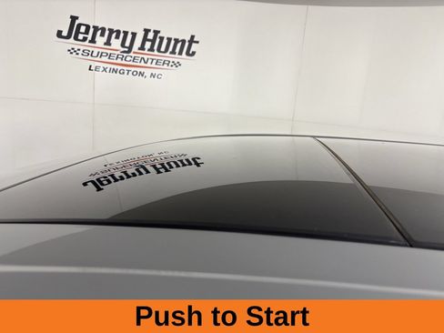Used 2024 Chrysler Pacifica Limited FWD image 10