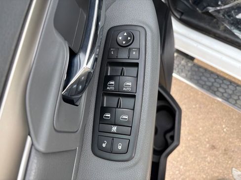 Used 2017 RAM 3500 SLT AWD/4WD image 21