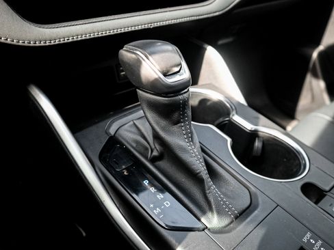 Used 2022 Toyota Highlander XSE image 25