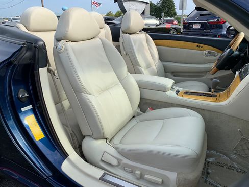 Used 2002 Lexus SC 430 Convertible RWD image 12
