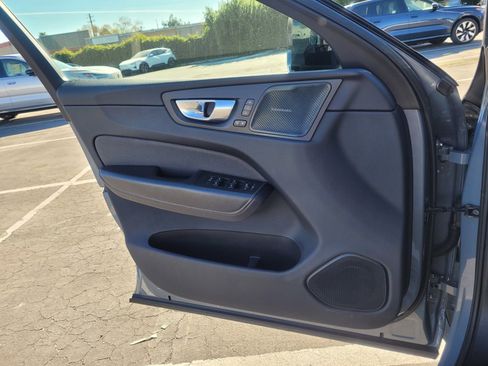 Used 2023 Volvo XC60 B5 Ultimate image 15