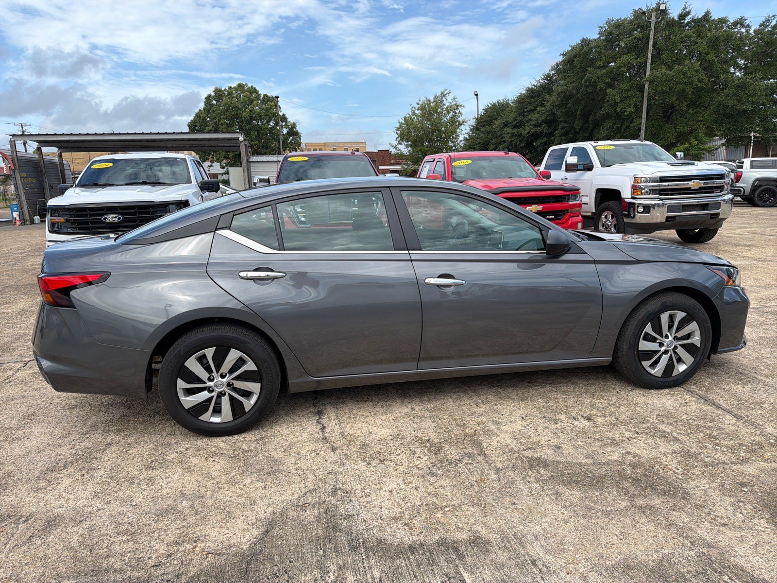Used 2025 Nissan Altima 2.5 S FWD image 6