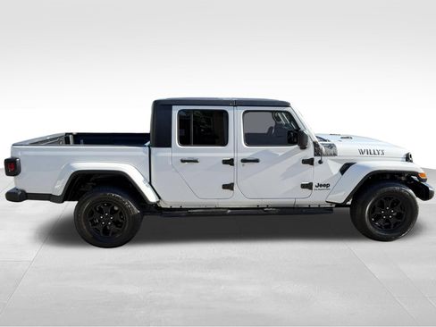 Used 2022 Jeep Gladiator Sport AWD/4WD image 4