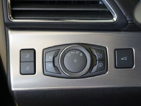 Used 2013 Lincoln MKX AWD image 17