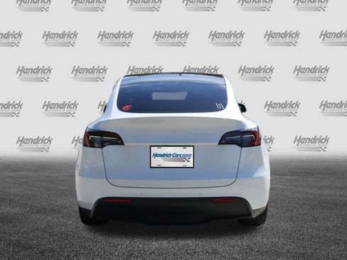 Used 2021 Tesla Model Y Long Range image 8