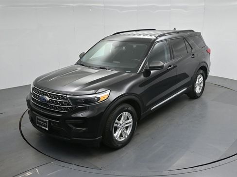 Certified 2022 Ford Explorer XLT image 40
