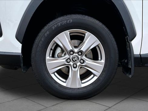 Used 2023 Toyota RAV4 XLE w/ Convenience Package FWD image 11