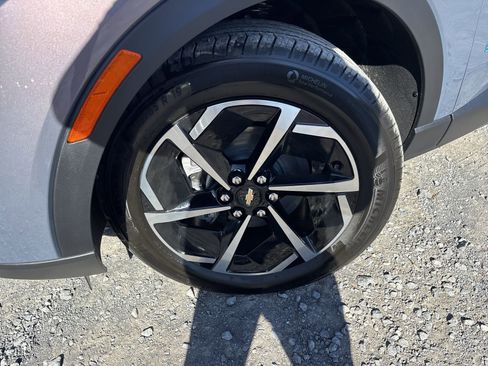 New 2026 Chevrolet Equinox EV LT image 13