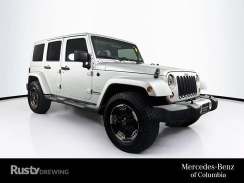 Used 2012 Jeep Wrangler Unlimited Sahara w/ Connectivity Group AWD/4WD image 1