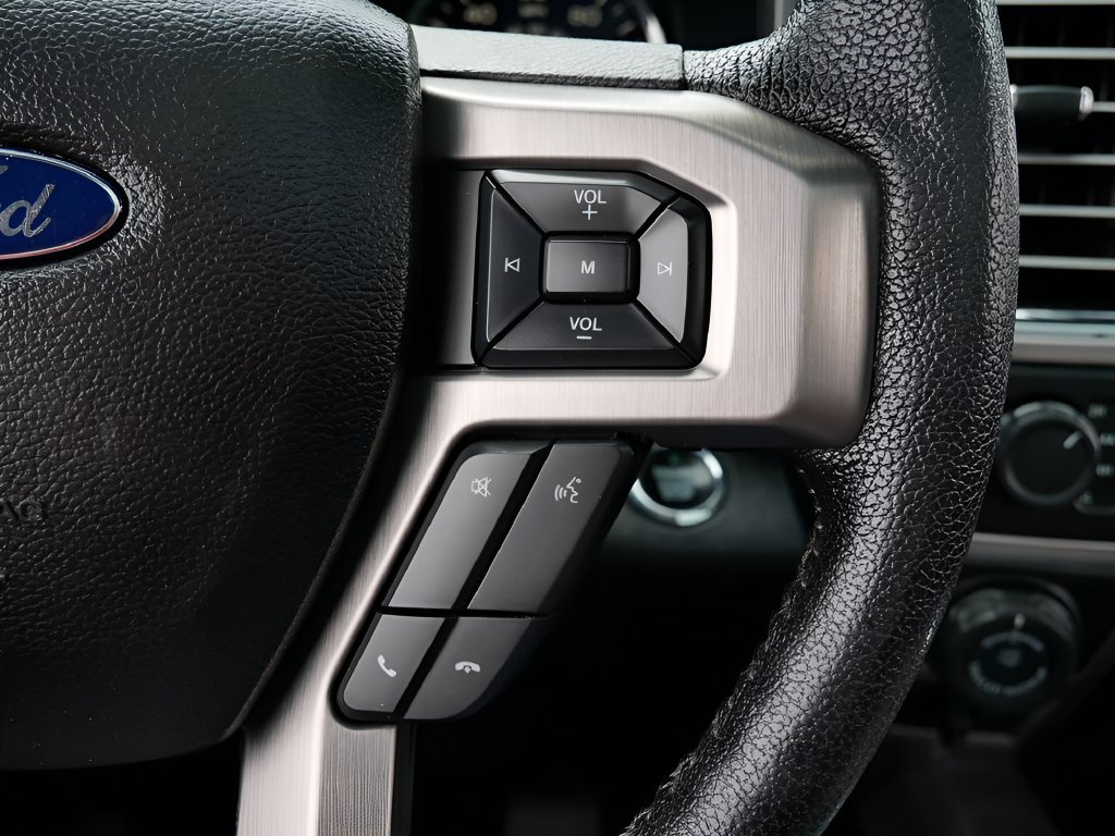 Used 2016 Ford F150 Platinum w/ Equipment Group 701A Luxury AWD/4WD image 19
