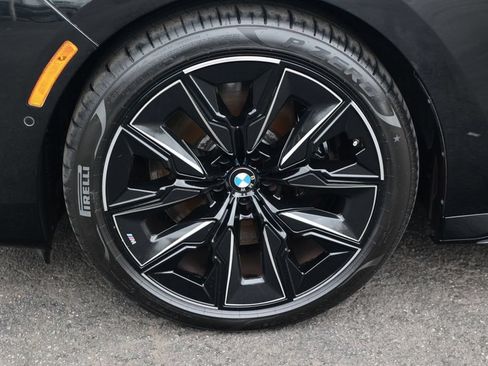 Used 2023 BMW 740i w/ Executive Package RWD image 12