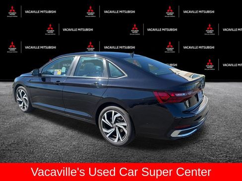 Used 2025 Volkswagen Jetta SEL FWD image 3