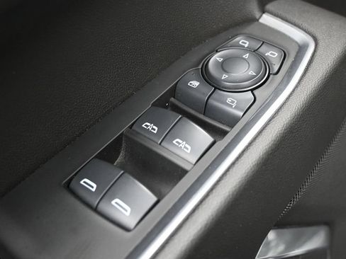 Used 2025 GMC Sierra 1500 SLT RWD image 15
