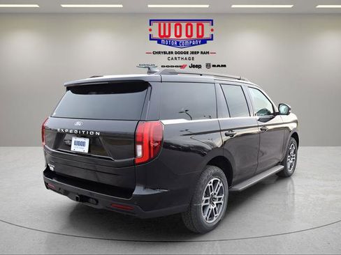 New 2026 Ford Expedition Active image 3