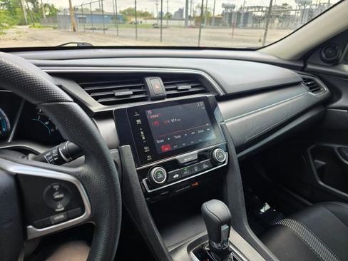 Used 2018 Honda Civic EX image 25