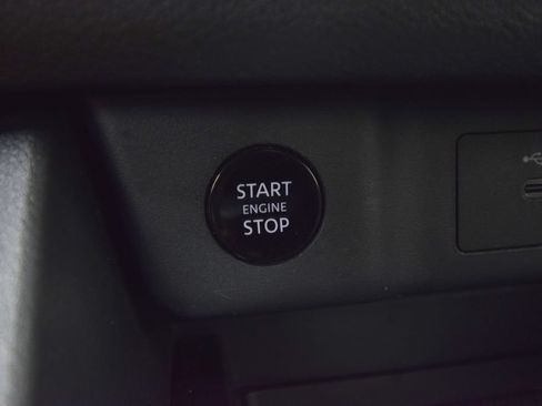 Used 2025 Nissan Rogue SV AWD/4WD image 35