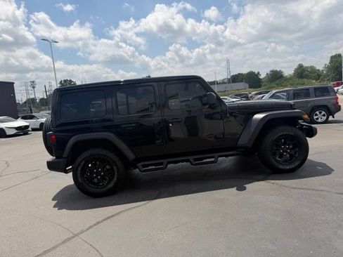 Used 2021 Jeep Wrangler Unlimited Sport AWD/4WD image 5