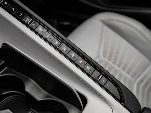 Used 2025 Chevrolet Corvette Z06 w/ Z07 Performance Package image 73