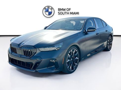 New 2026 BMW i5 eDrive40 image 3