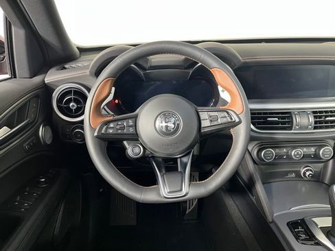 Used 2025 Alfa Romeo Stelvio Sprint image 20