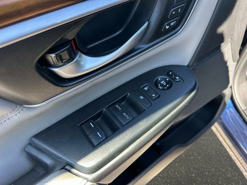 Used 2017 Honda CR-V EX-L image 18