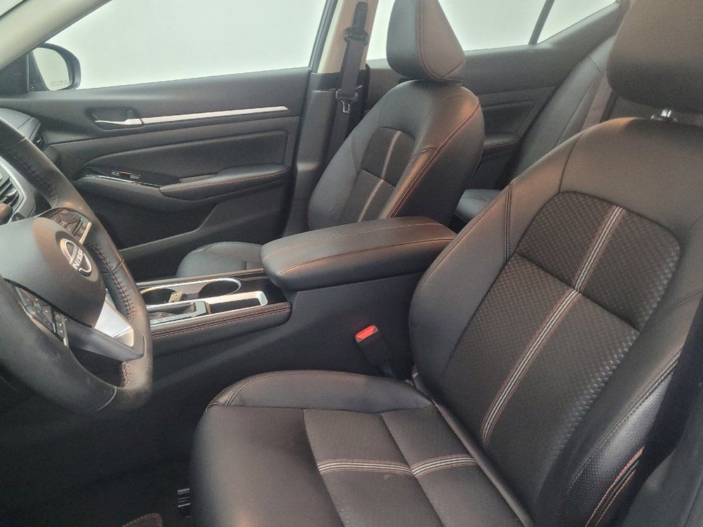 Used 2025 Nissan Altima 2.5 SR FWD image 17