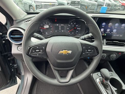 Used 2026 Chevrolet Trax LS w/ LS Convenience Package FWD image 18