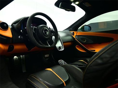 Used 2017 McLaren 570S Coupe image 3