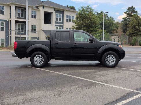 Used 2015 Nissan Frontier SV AWD/4WD image 3