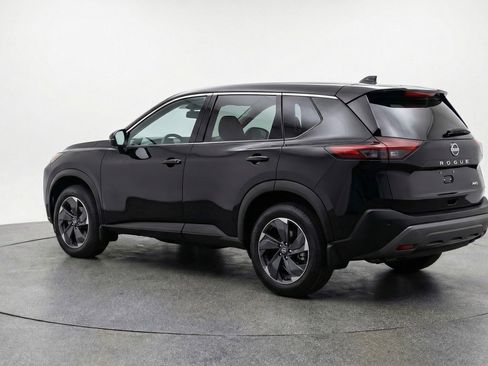 Used 2025 Nissan Rogue SV AWD/4WD image 6