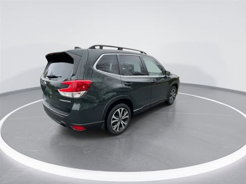 Used 2022 Subaru Forester Limited image 8