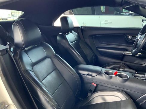 Used 2021 Ford Mustang GT Premium w/ Equipment Group 401A image 8