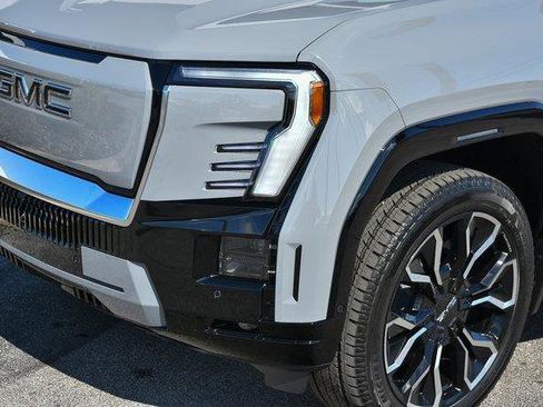 New 2025 GMC Sierra EV Denali image 5