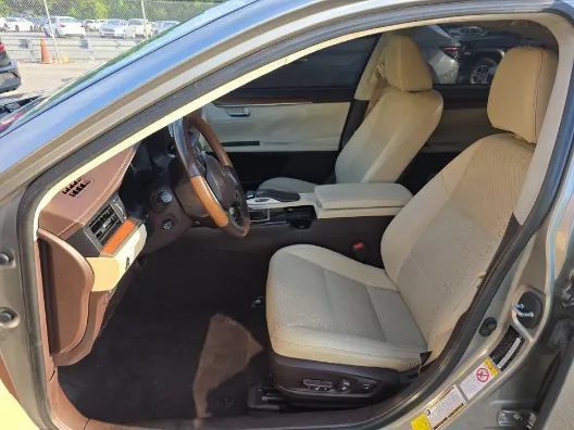 Used 2018 Lexus ES 350 w/ Navigation System Package FWD image 4