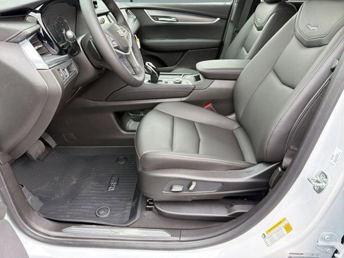 New 2026 Cadillac XT5 Luxury w/ LPO, Floor Liner Package AWD/4WD image 5