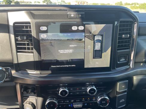 New 2026 Ford F250 Lariat w/ Black Appearance Package image 18