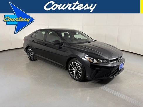 Used 2025 Volkswagen Jetta Sport FWD image 1