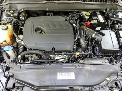 Used 2014 Ford Fusion SE image 21