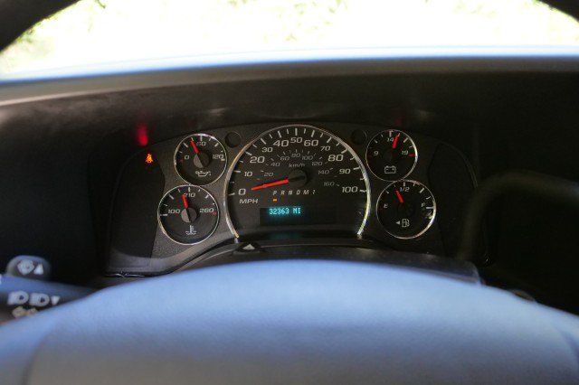 Used 2021 Chevrolet Express 2500 w/ Driver Convenience Package RWD image 13