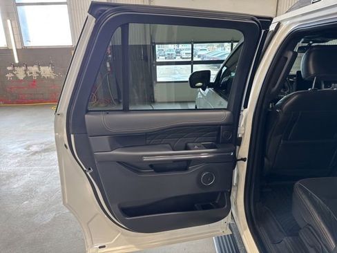 Used 2022 Ford Expedition Max Platinum image 14