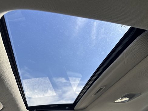 Certified 2025 Hyundai Elantra Limited FWD image 15