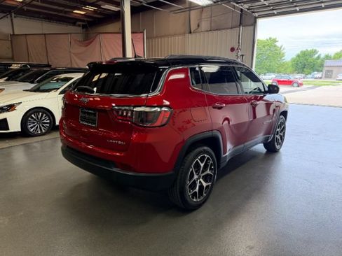 Used 2025 Jeep Compass Limited AWD/4WD image 5